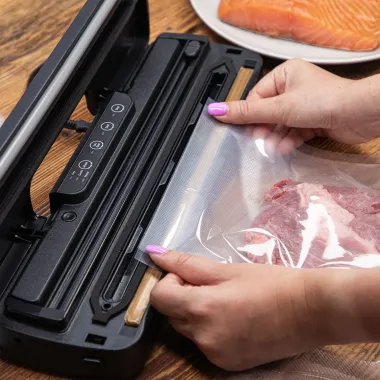 Вакуумний пакувальник Browin з пакетами чорний (320623) купити недорого || Metelka.com.ua