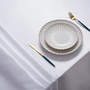 Скатертина атласна святкова Leeseph 145×300см біла купити недорого || Metelka.com.ua