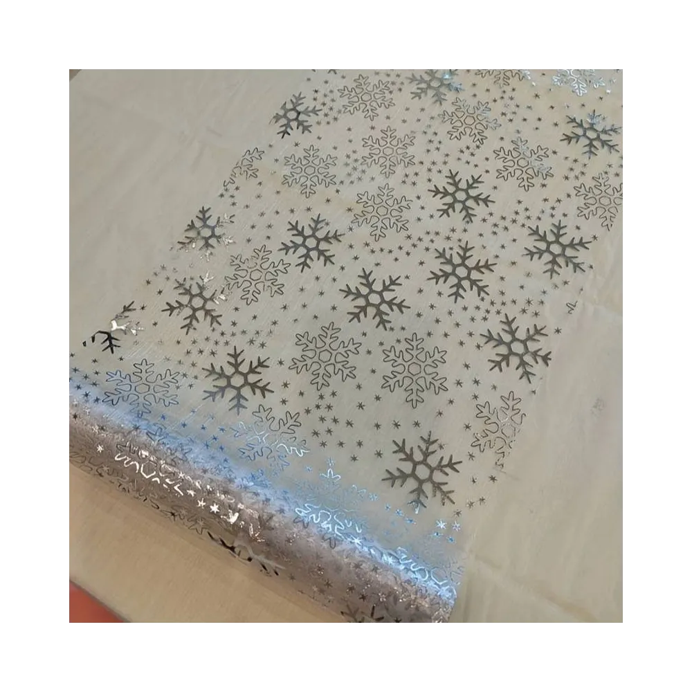 Доріжка новорічна Leeseph Снежиннки 28*275 см срібло купити недорого || Metelka.com.ua